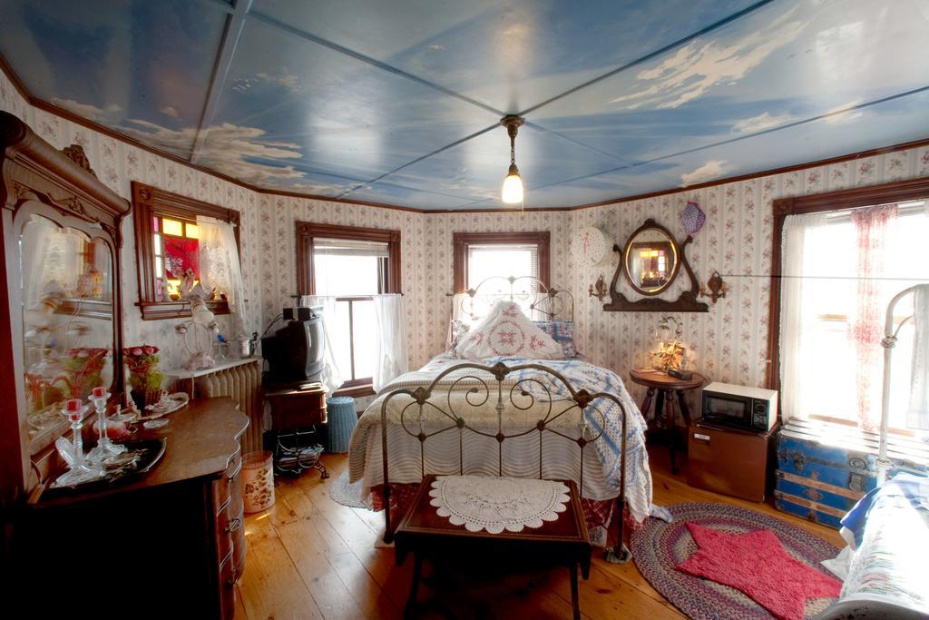 Enchanted Nights Bed & Bath Kittery Rom bilde