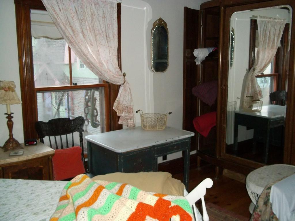 Enchanted Nights Bed & Bath Kittery Rom bilde