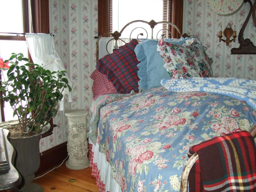 Enchanted Nights Bed & Bath Kittery Rom bilde